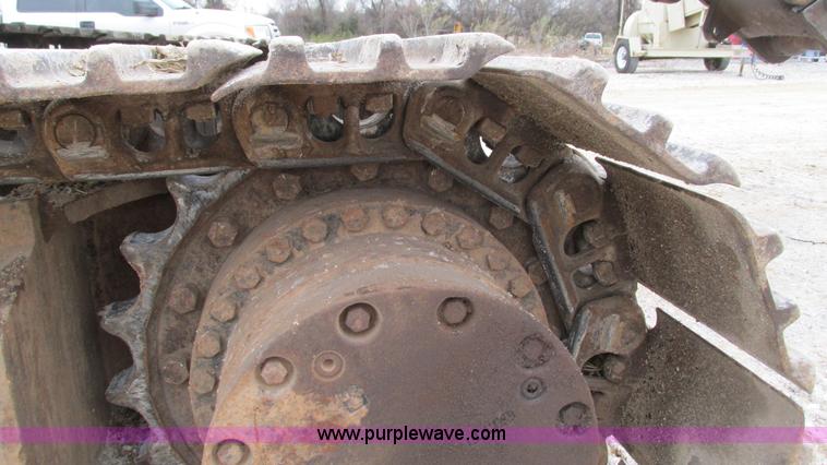image for item I2930 2003 John Deere 225C LC excavator