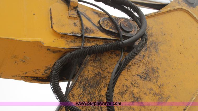 image for item I2930 2003 John Deere 225C LC excavator