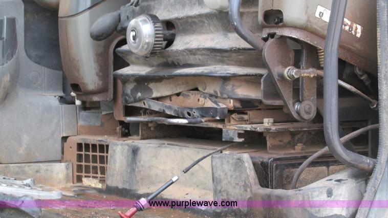 image for item I2930 2003 John Deere 225C LC excavator