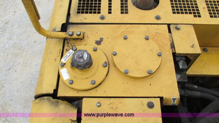 image for item I2930 2003 John Deere 225C LC excavator