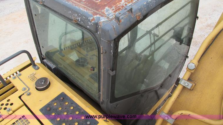 image for item I2930 2003 John Deere 225C LC excavator