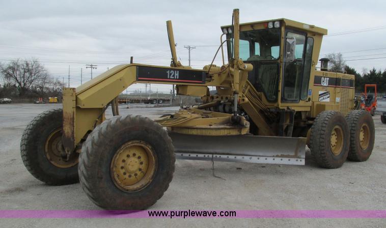 image for item I3167 1995 Caterpillar 12H motor grader