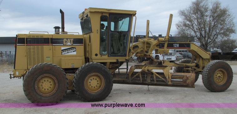 image for item I3167 1995 Caterpillar 12H motor grader