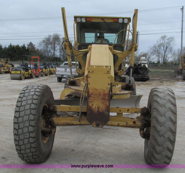 image for item I3167 1995 Caterpillar 12H motor grader