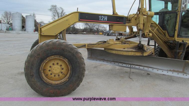 image for item I3167 1995 Caterpillar 12H motor grader