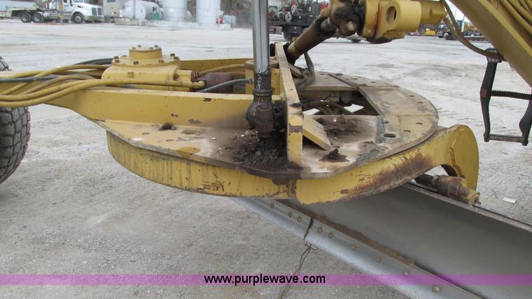 image for item I3167 1995 Caterpillar 12H motor grader