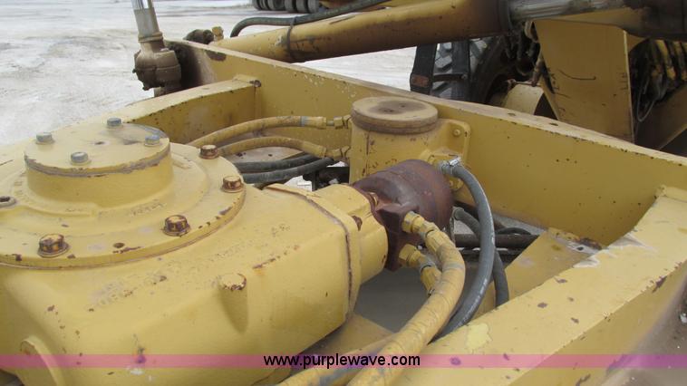 image for item I3167 1995 Caterpillar 12H motor grader