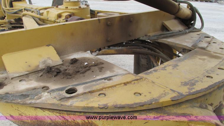 image for item I3167 1995 Caterpillar 12H motor grader