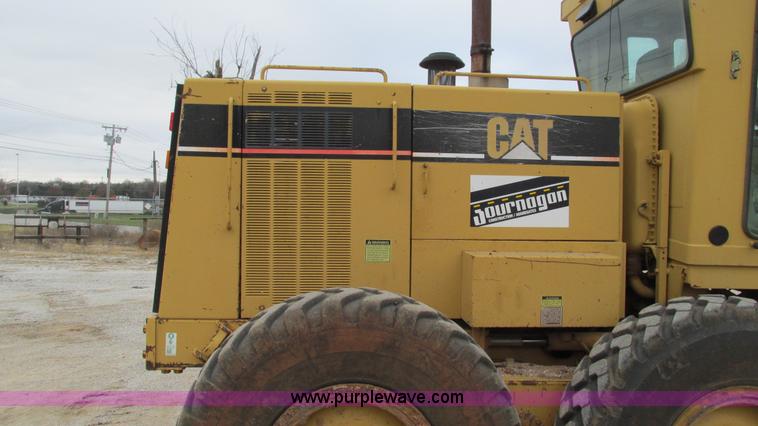 image for item I3167 1995 Caterpillar 12H motor grader