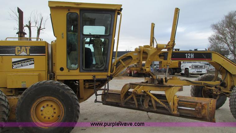 image for item I3167 1995 Caterpillar 12H motor grader
