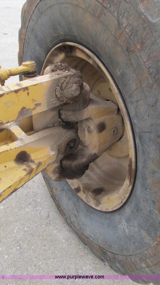 image for item I3167 1995 Caterpillar 12H motor grader