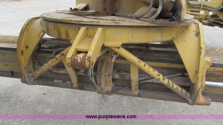 image for item I3167 1995 Caterpillar 12H motor grader