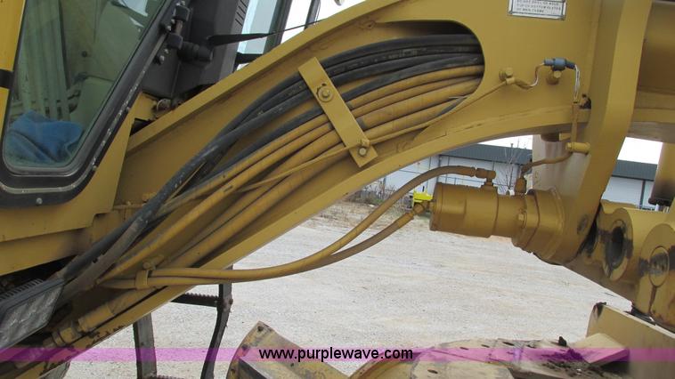 image for item I3167 1995 Caterpillar 12H motor grader