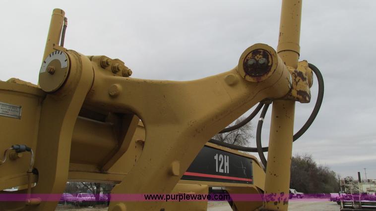 image for item I3167 1995 Caterpillar 12H motor grader