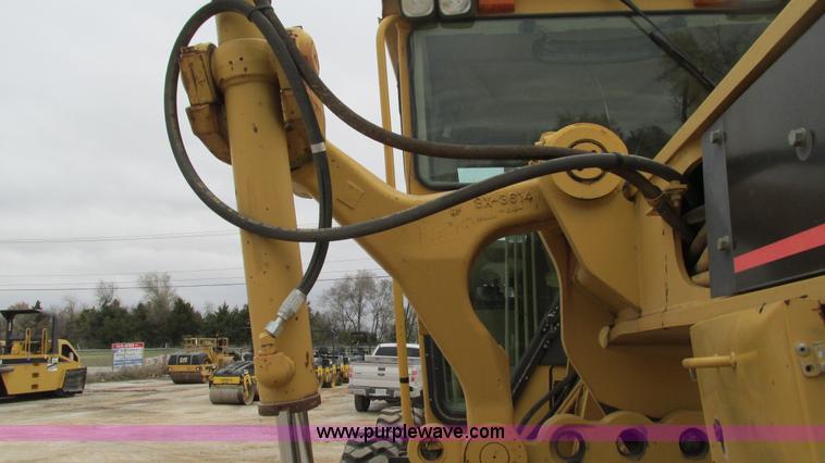 image for item I3167 1995 Caterpillar 12H motor grader