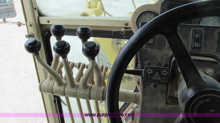 image for item I3167 1995 Caterpillar 12H motor grader