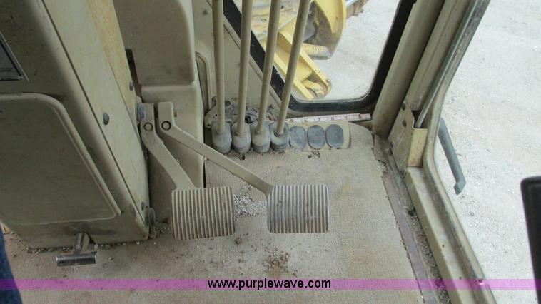 image for item I3167 1995 Caterpillar 12H motor grader