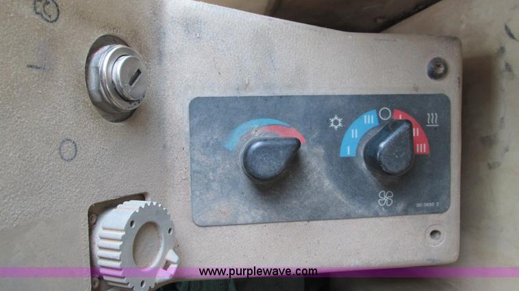 image for item I3167 1995 Caterpillar 12H motor grader