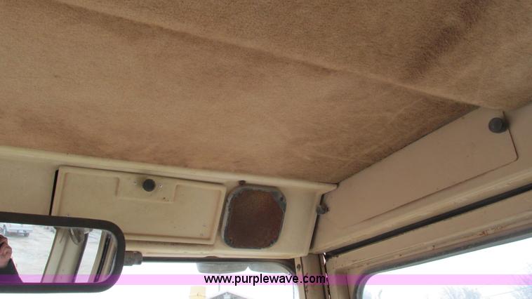 image for item I3167 1995 Caterpillar 12H motor grader