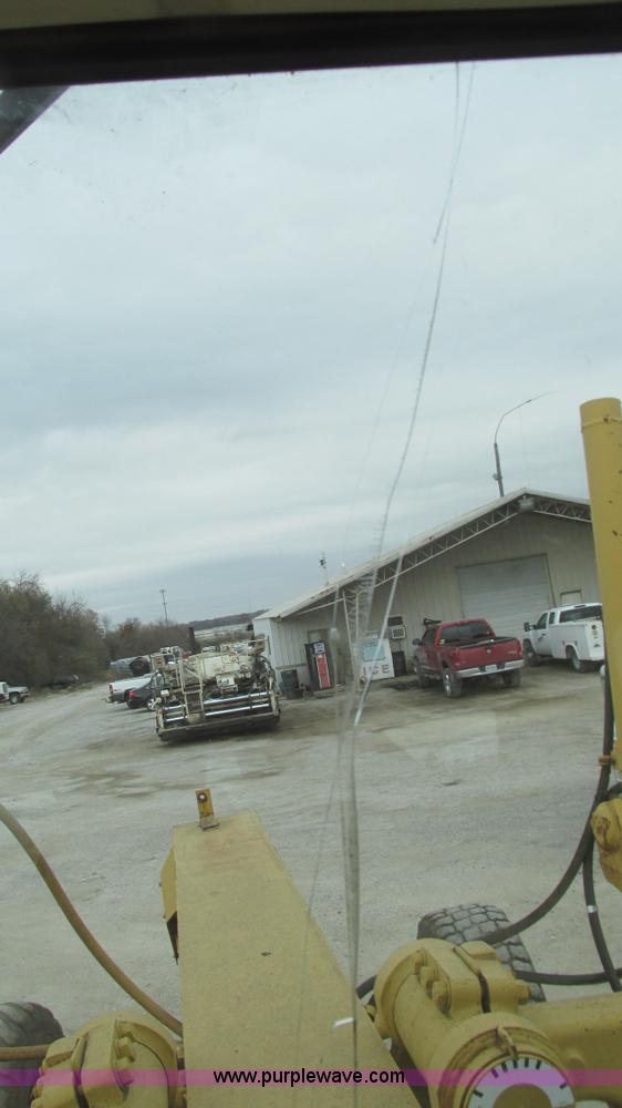 image for item I3167 1995 Caterpillar 12H motor grader