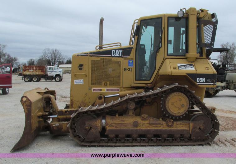 image for item I3168 2004 Caterpillar D5N XL dozer