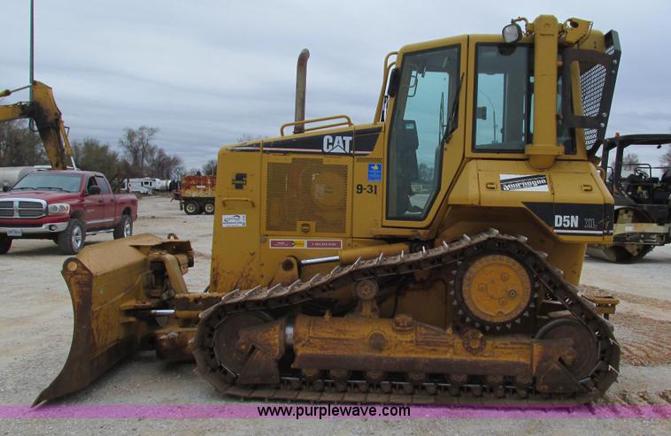 image for item I3168 2004 Caterpillar D5N XL dozer