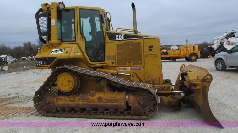 image for item I3168 2004 Caterpillar D5N XL dozer