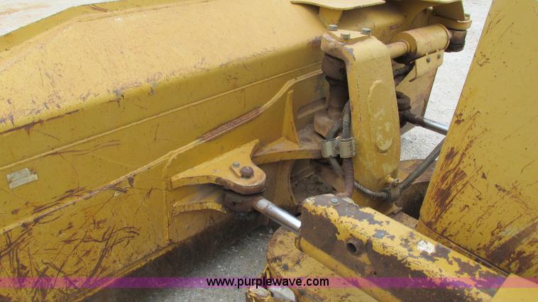 image for item I3168 2004 Caterpillar D5N XL dozer