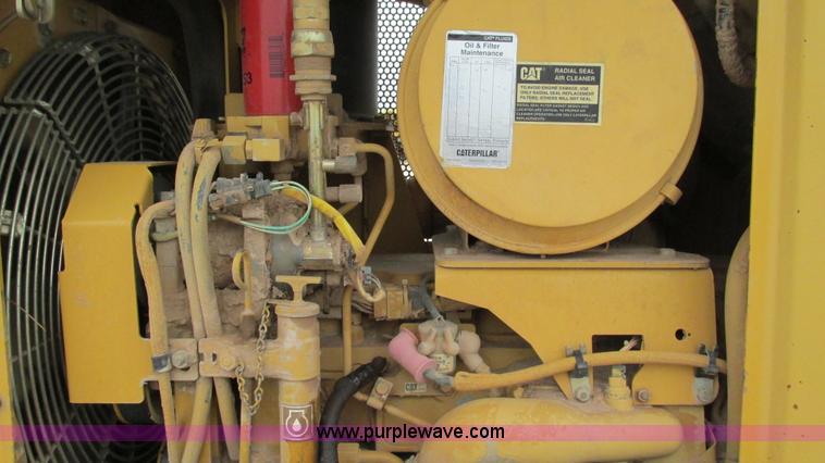 image for item I3168 2004 Caterpillar D5N XL dozer