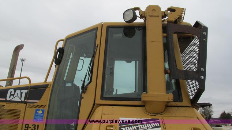 image for item I3168 2004 Caterpillar D5N XL dozer