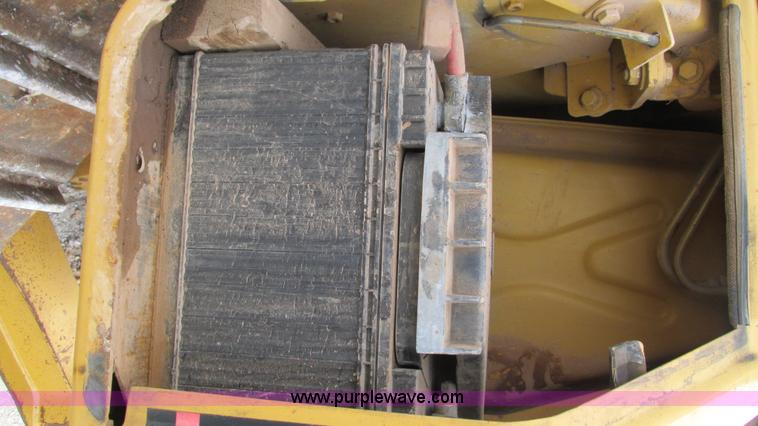 image for item I3168 2004 Caterpillar D5N XL dozer