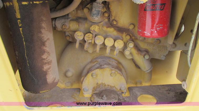 image for item I3168 2004 Caterpillar D5N XL dozer