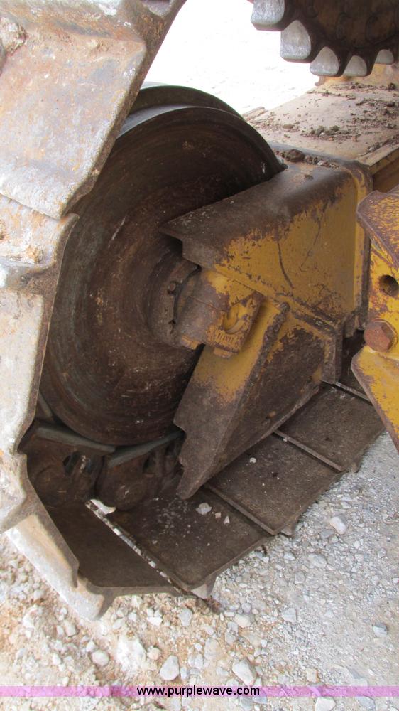 image for item I3168 2004 Caterpillar D5N XL dozer