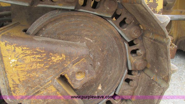 image for item I3168 2004 Caterpillar D5N XL dozer