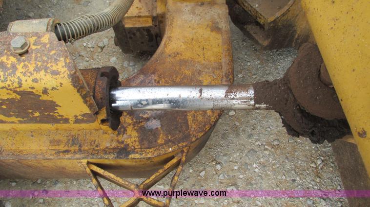 image for item I3168 2004 Caterpillar D5N XL dozer