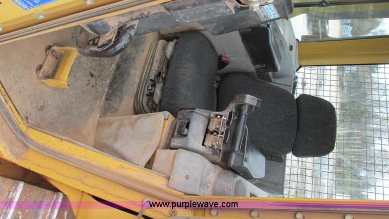 image for item I3168 2004 Caterpillar D5N XL dozer