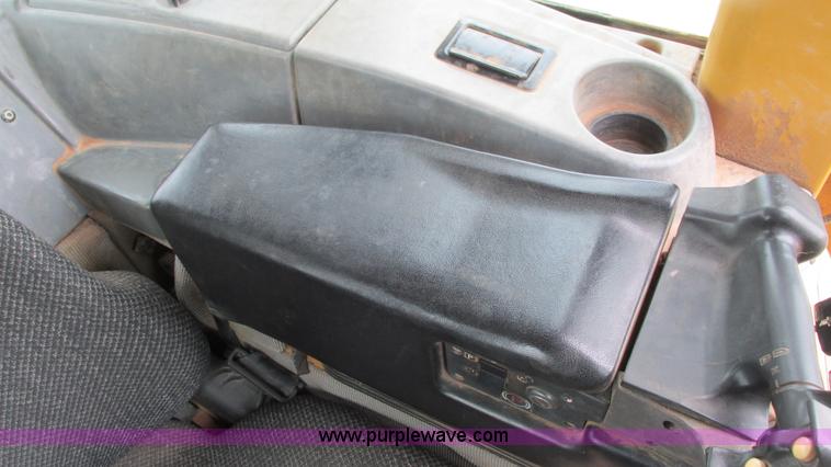 image for item I3168 2004 Caterpillar D5N XL dozer