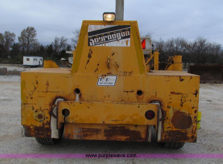 image for item I3169 1989 Blaw-Knox RW-195D road widener