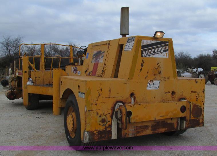 image for item I3169 1989 Blaw-Knox RW-195D road widener