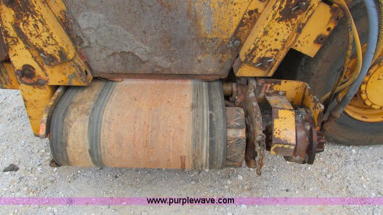 image for item I3169 1989 Blaw-Knox RW-195D road widener