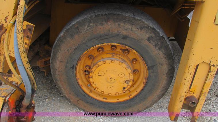 image for item I3169 1989 Blaw-Knox RW-195D road widener