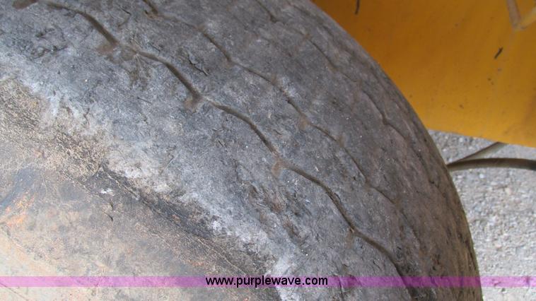 image for item I3169 1989 Blaw-Knox RW-195D road widener