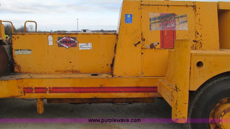 image for item I3169 1989 Blaw-Knox RW-195D road widener