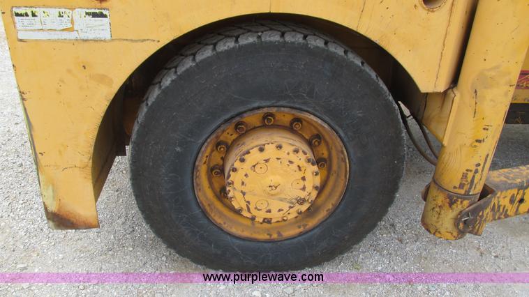 image for item I3169 1989 Blaw-Knox RW-195D road widener