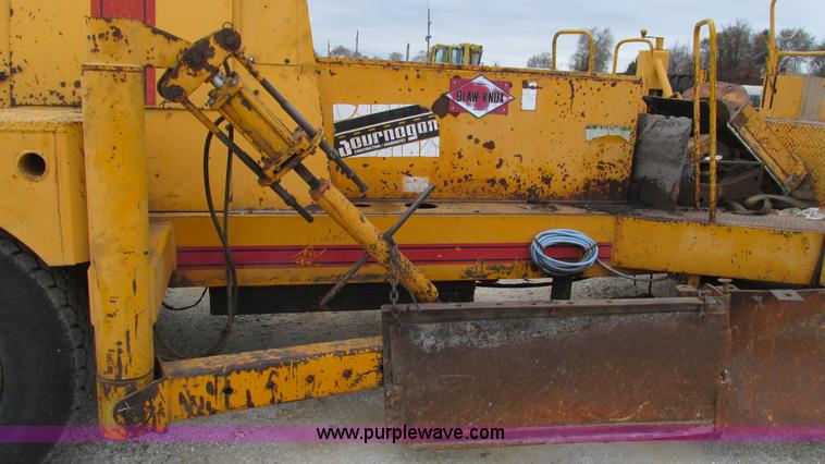 image for item I3169 1989 Blaw-Knox RW-195D road widener