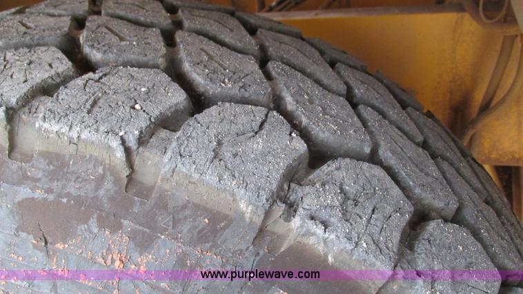 image for item I3169 1989 Blaw-Knox RW-195D road widener