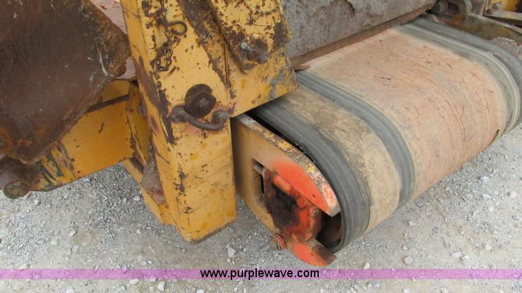 image for item I3169 1989 Blaw-Knox RW-195D road widener