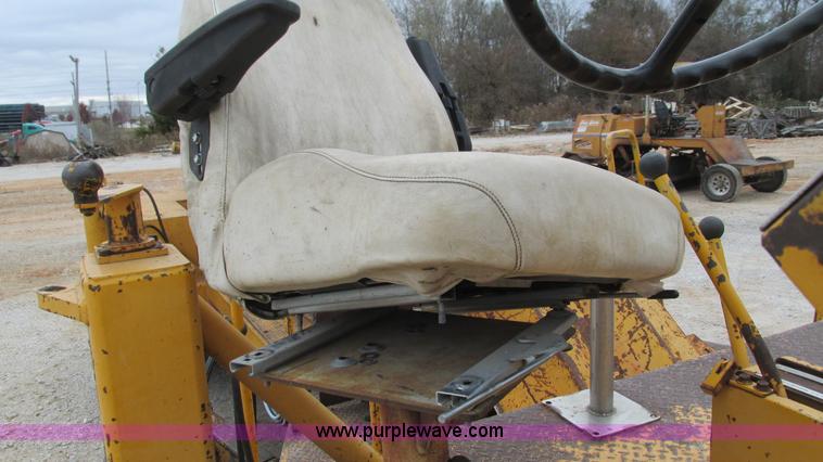 image for item I3169 1989 Blaw-Knox RW-195D road widener