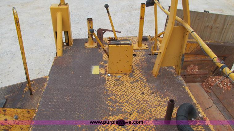 image for item I3169 1989 Blaw-Knox RW-195D road widener