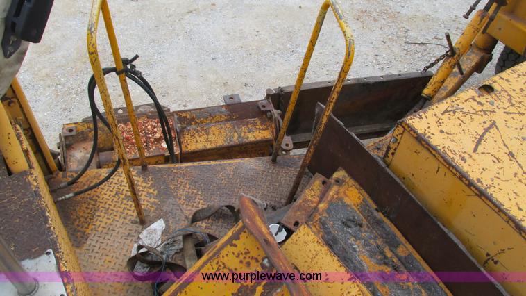 image for item I3169 1989 Blaw-Knox RW-195D road widener